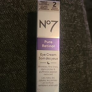 No7 Pure Retinol eye cream